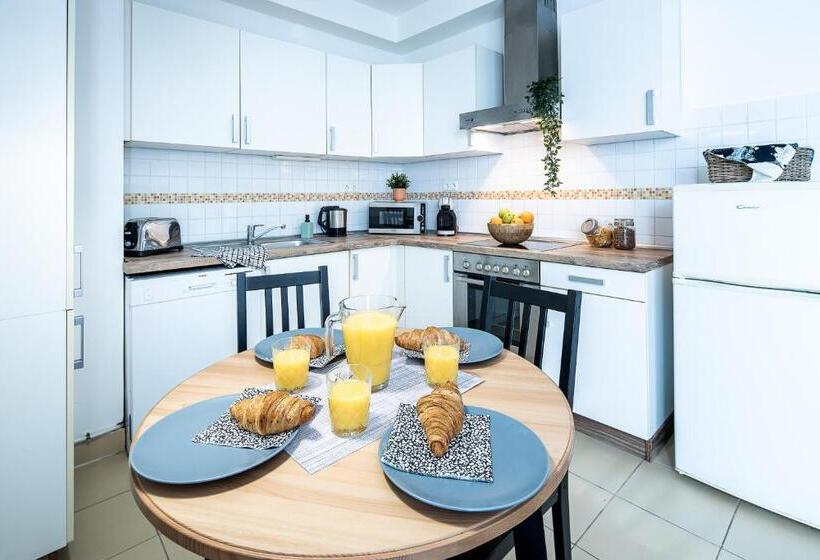 Superior-studio, Vagabond Downtown