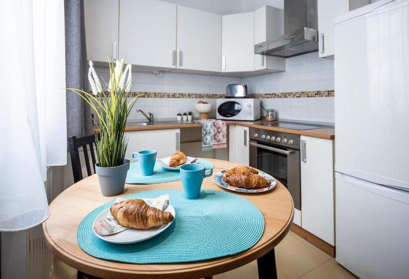 Superior-studio, Vagabond Downtown