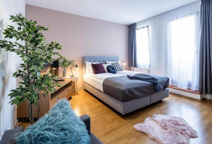 Superior-studio, Vagabond Downtown