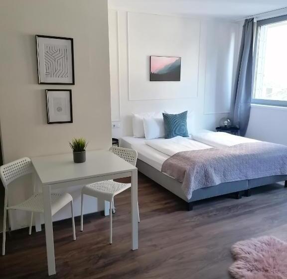 Standard-studio, Vagabond Downtown