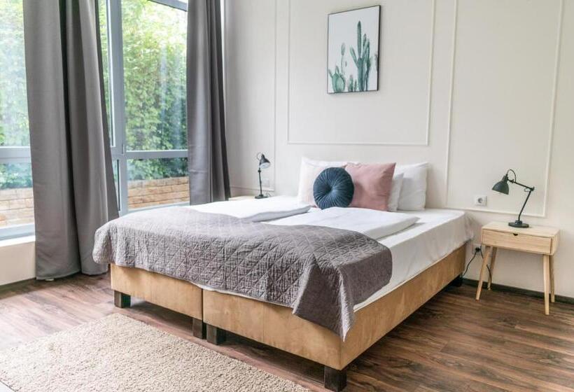 Standard-studio, Vagabond Downtown