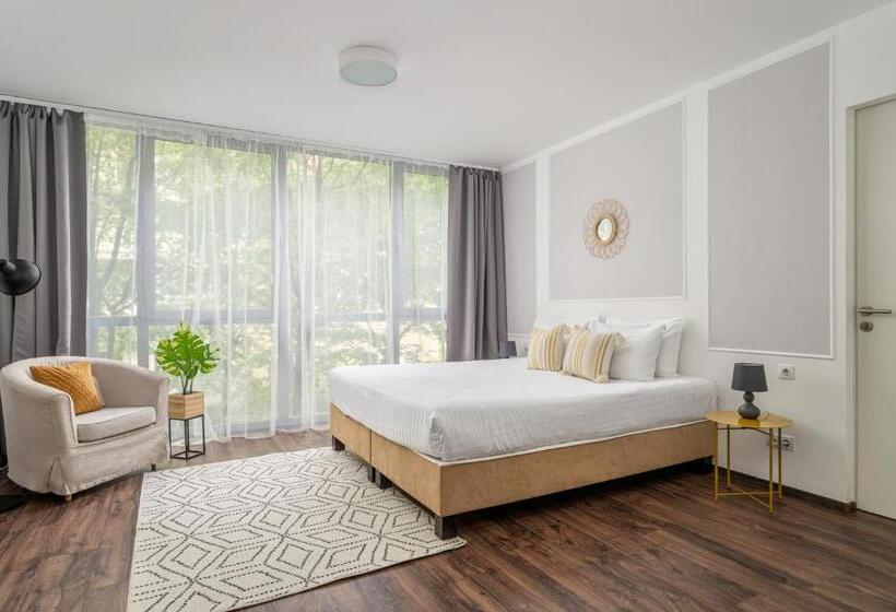 Standard-studio, Vagabond Downtown