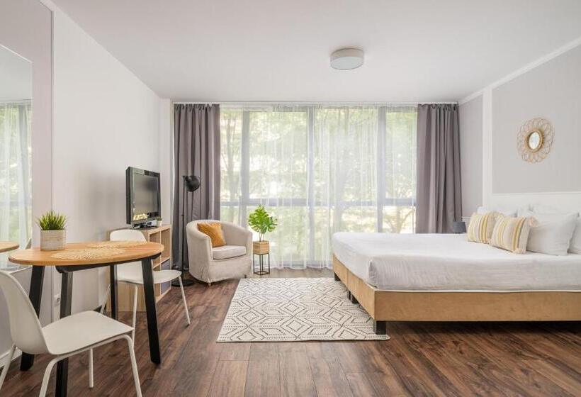 Standard-studio, Vagabond Downtown