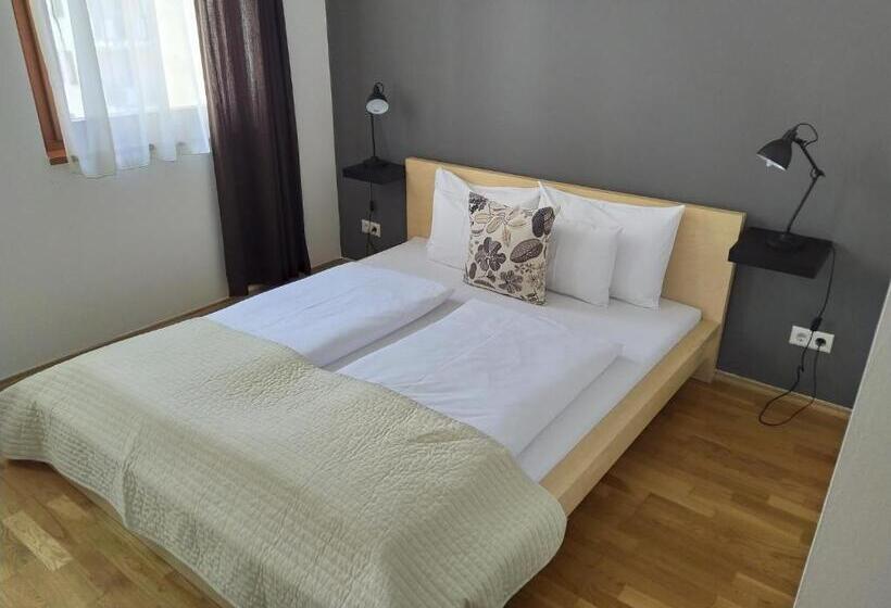 Sviitti 2 Makuuhuonetta, Vagabond Downtown