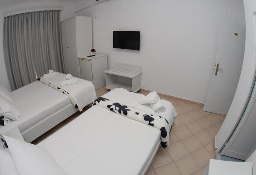 غرفة ديلوكس ثلاثية مطلة على البحر, Ms