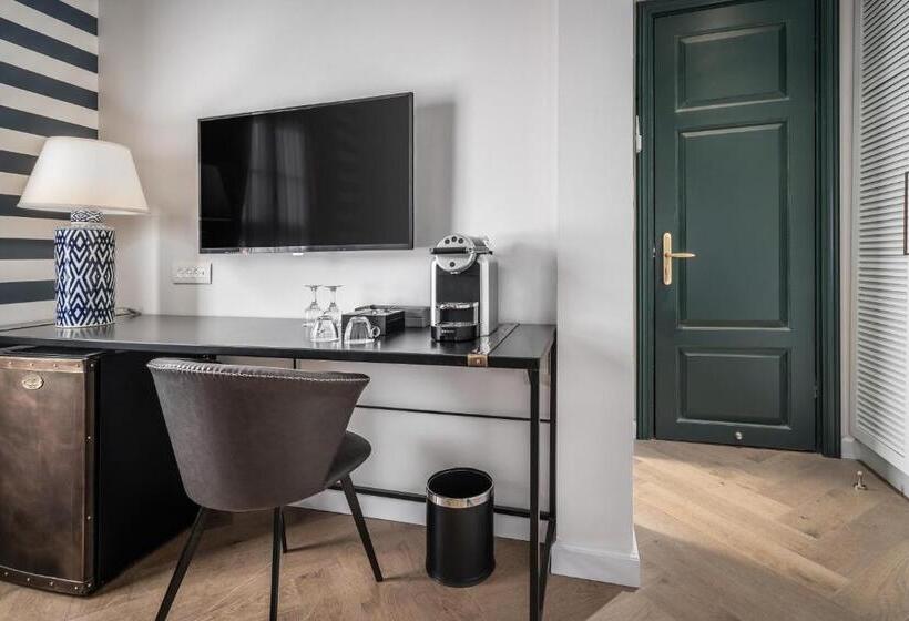 إستوديو قياسى, Zamarin Hotel & Spa