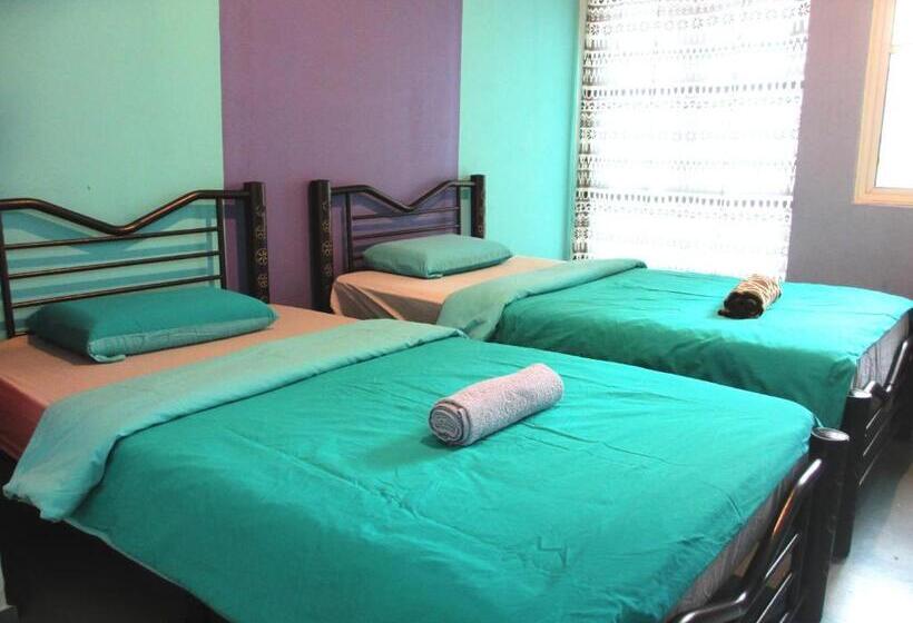 Номер Стандарт, Sandakan Backpackers Hostel
