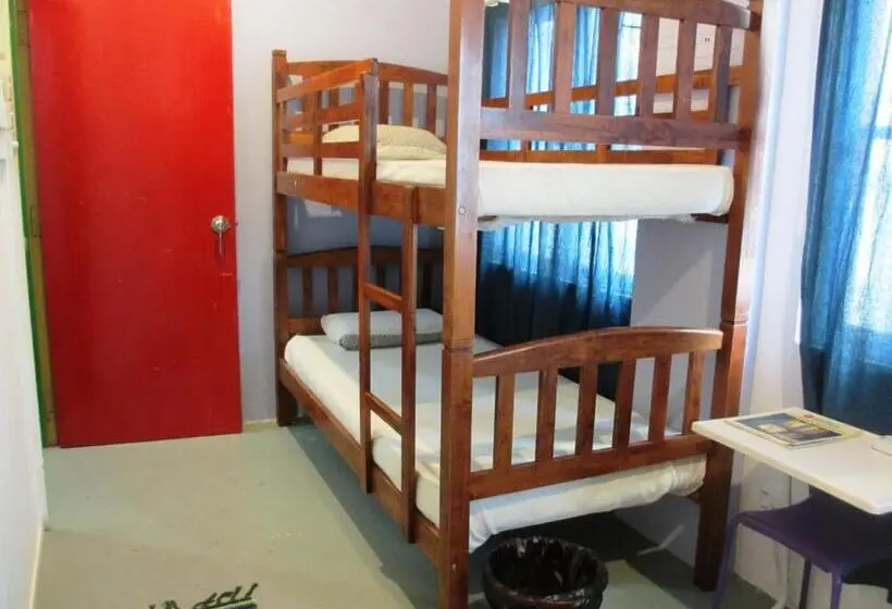 Perhehuone, Sandakan Backpackers Hostel