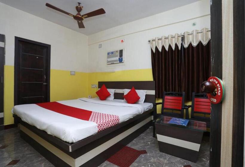 Chambre Triple Classique, Aarush By Oyo Rooms