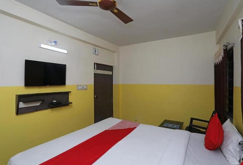 Chambre Triple Classique, Aarush By Oyo Rooms