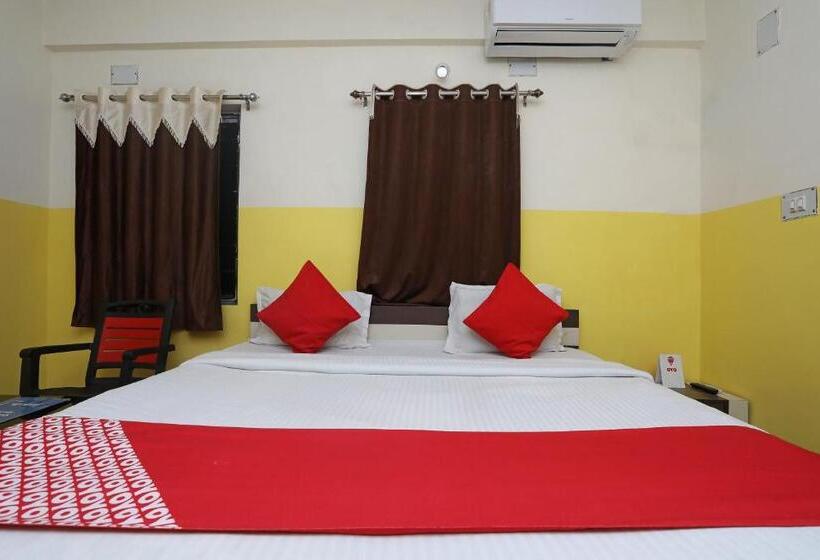 Chambre Triple Classique, Aarush By Oyo Rooms