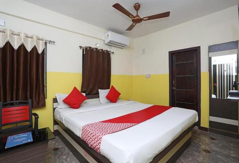 Chambre Triple Classique, Aarush By Oyo Rooms