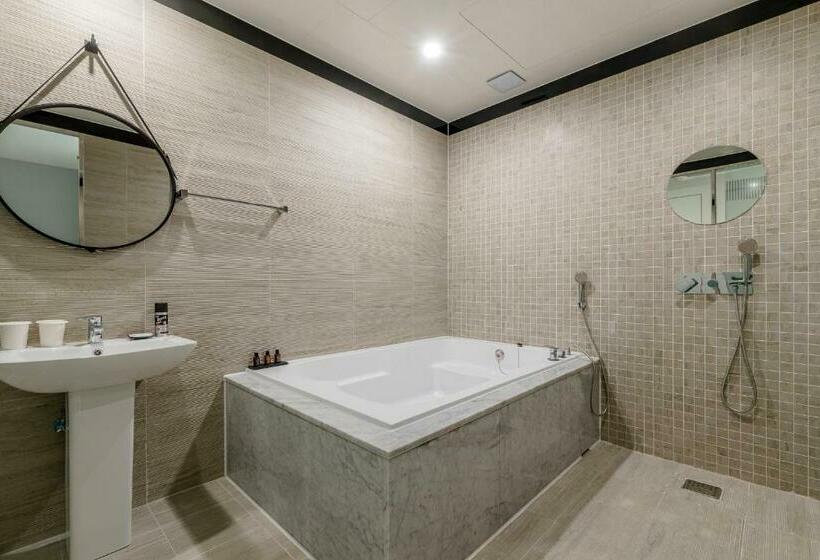 스탠다드 룸 킹사이즈 침대, Air Sky