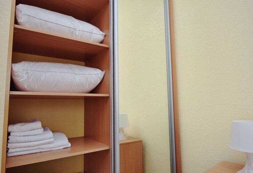 اتاق استاندارد سه تخته با بالکن, Assol