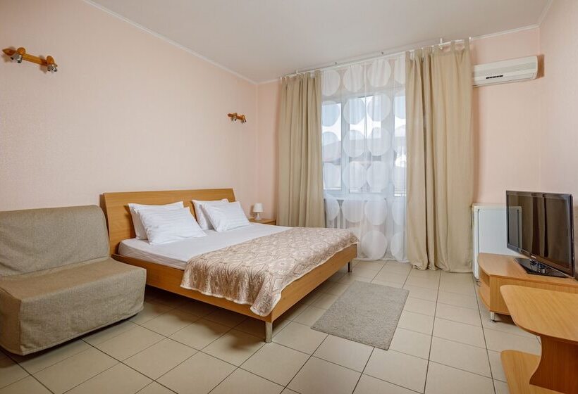 اتاق استاندارد چهارنفره با بالکن, Assol