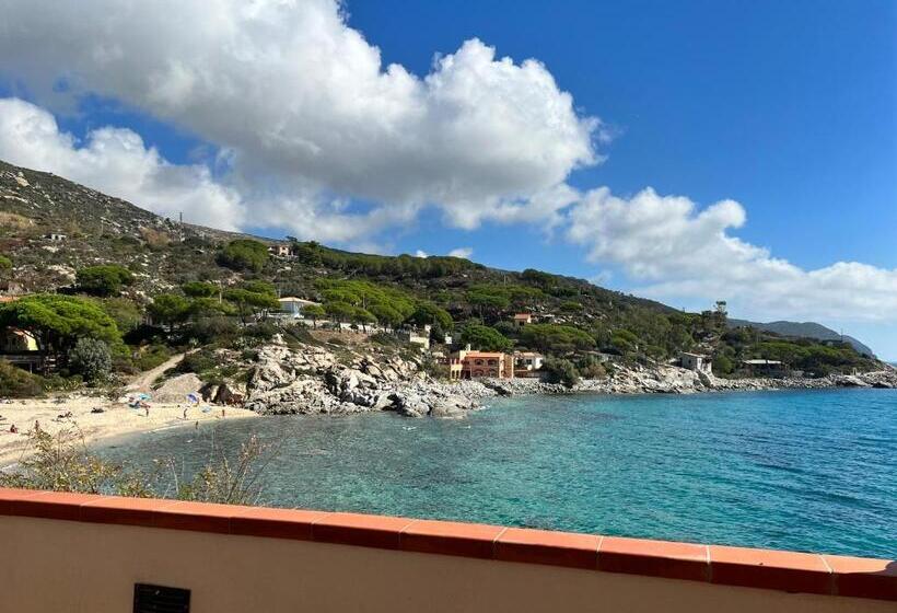 标准间内部标间, La Stella