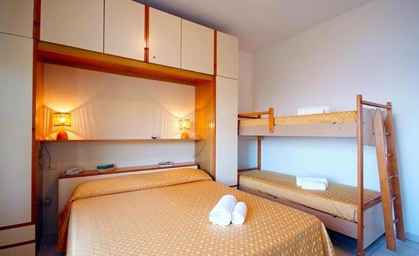 带海景标准四人间, La Stella