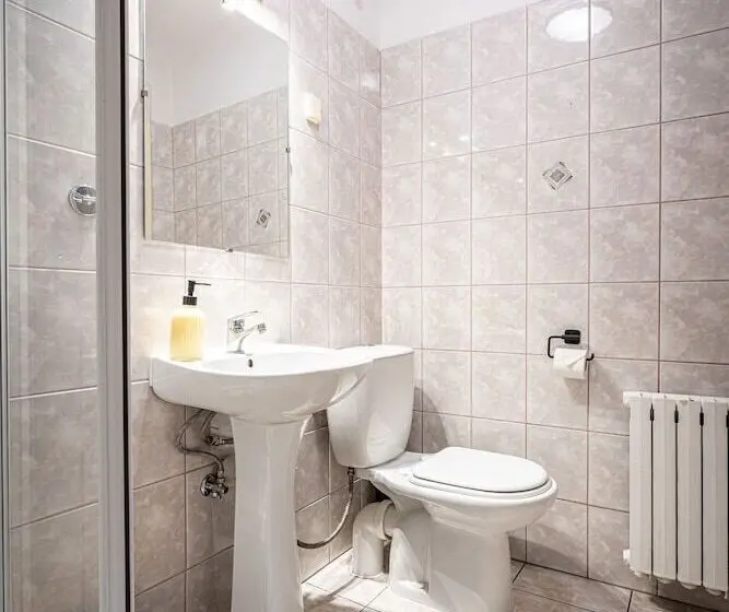 اتاق استاندارد چهار تخته, Liberta Inn   Pokoje Gościnne
