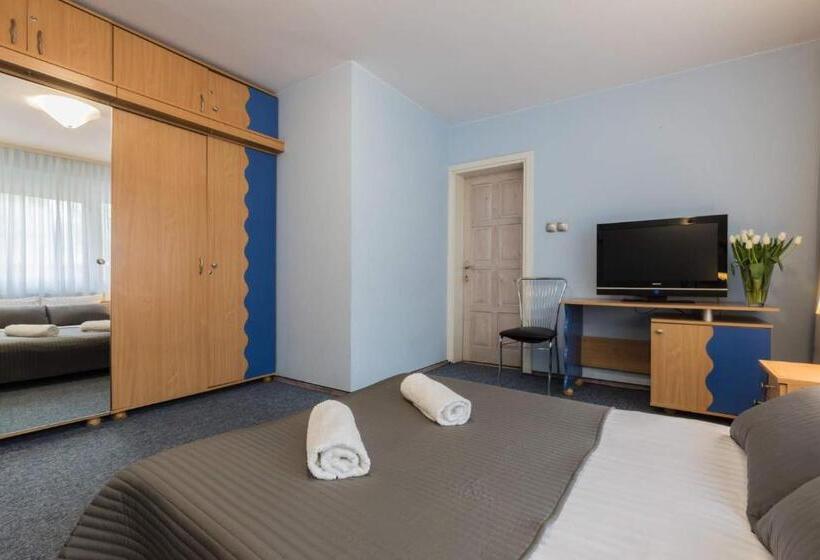 Семейное Студио, Liberta Inn Pokoje Gościnne