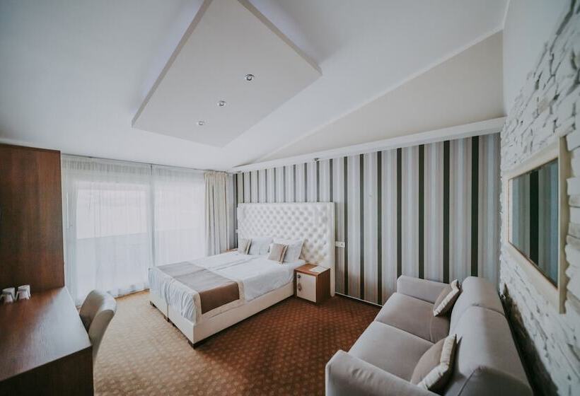 اتاق لوکس با بالکن و چشمانداز دریا, Rooms Nadia