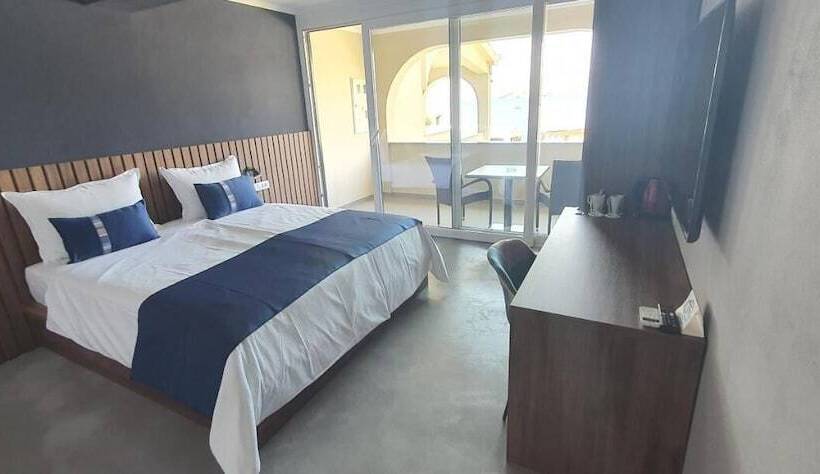 اتاق استاندارد با بالکن و چشم‌انداز دریا, Rooms Nadia