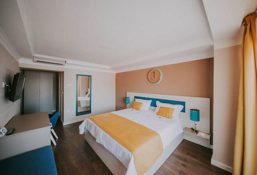 اتاق استاندارد با بالکن و چشمانداز دریا, Rooms Nadia