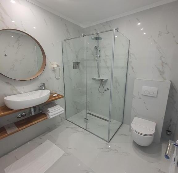 اتاق استاندارد با بالکن و چشمانداز دریا, Rooms Nadia