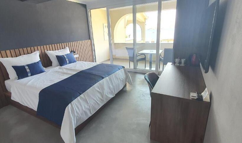 اتاق استاندارد با بالکن و چشم‌انداز دریا, Rooms Nadia