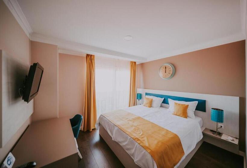 اتاق استاندارد با بالکن و چشمانداز دریا, Rooms Nadia