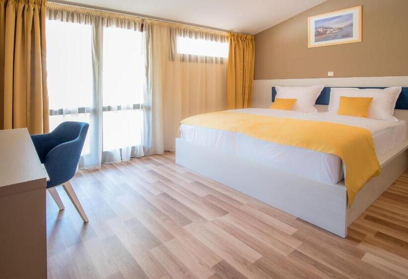 اتاق استاندارد با بالکن و چشمانداز باغ, Rooms Nadia