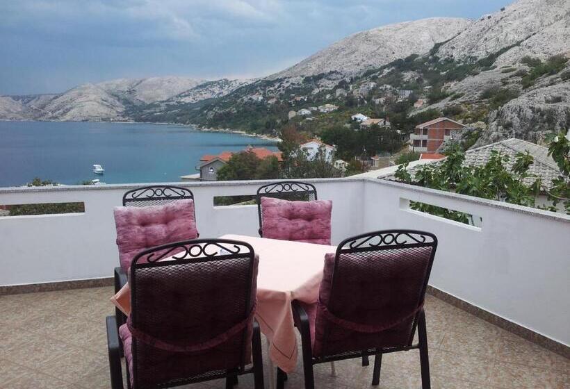 اتاق خانوادگی با چشمانداز دریا, Rooms Nadia