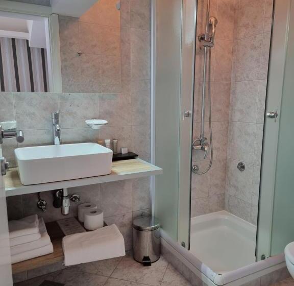 اتاق استاندارد با چشم‌انداز دریا, Rooms Nadia
