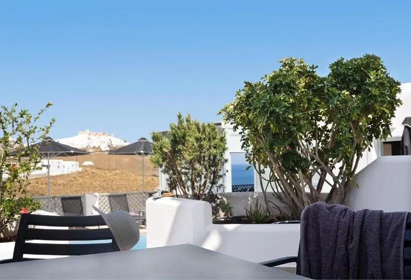 استودیوی استاندارد, Aelia Apartments & Suites