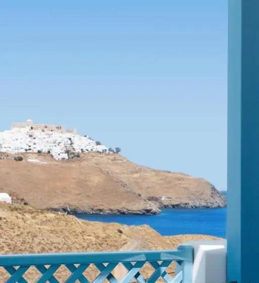 استودیوی استاندارد, Aelia Apartments & Suites