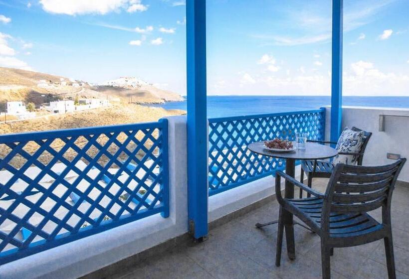 스탠다드 스튜디오, Aelia Apartments & Suites