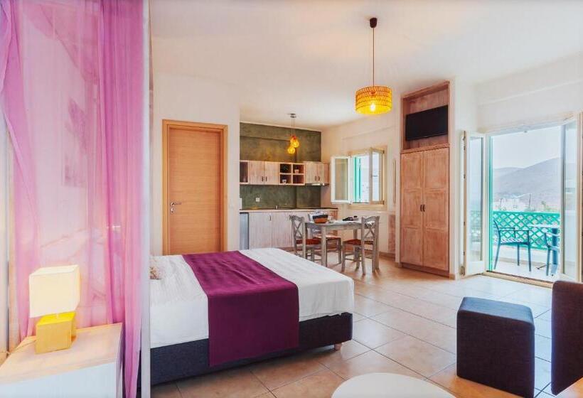 스탠다드 스튜디오, Aelia Apartments & Suites