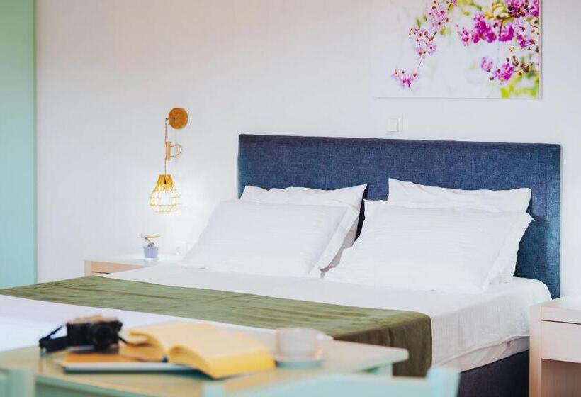 스탠다드 스튜디오, Aelia Apartments & Suites