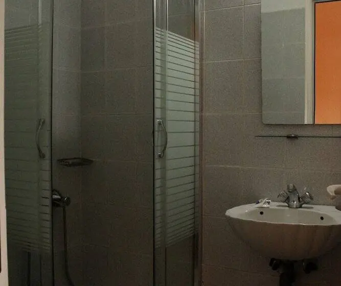 スタンダード４人部屋, Electra Hotel Piraeus