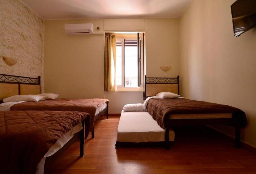 Номер Стандарт Трехместный, Electra Hotel Piraeus