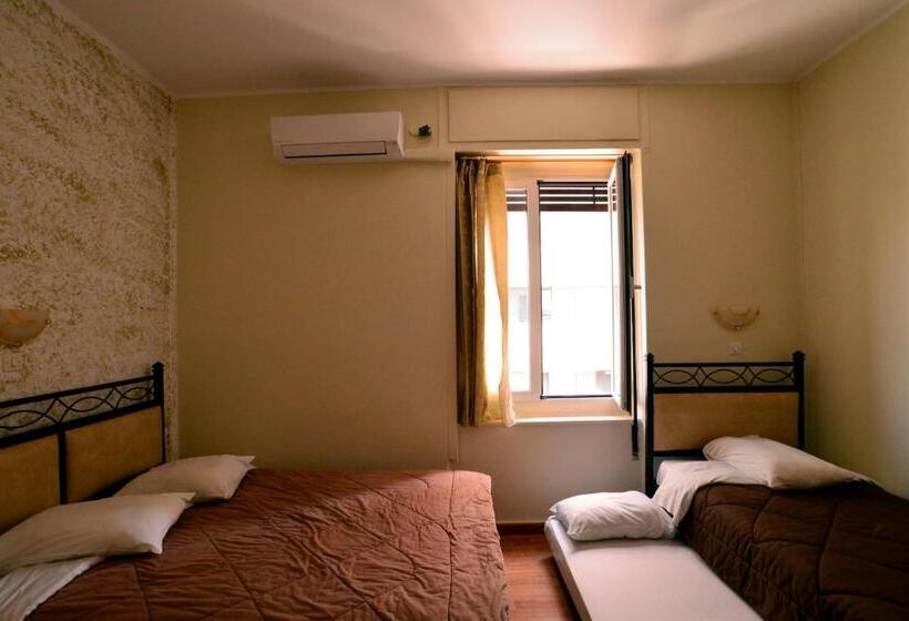 غرفة عائلية كلاسيكية, Electra Hotel Piraeus