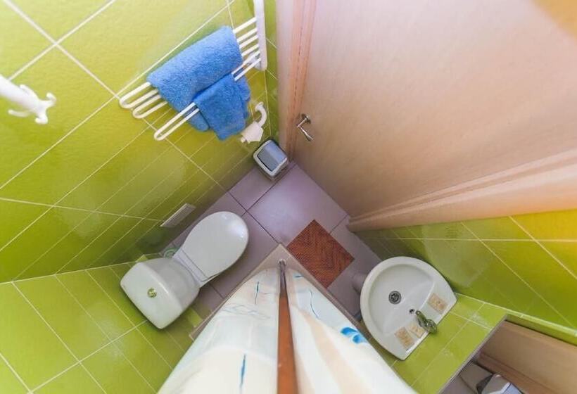 单人经济间, Otel Chaika