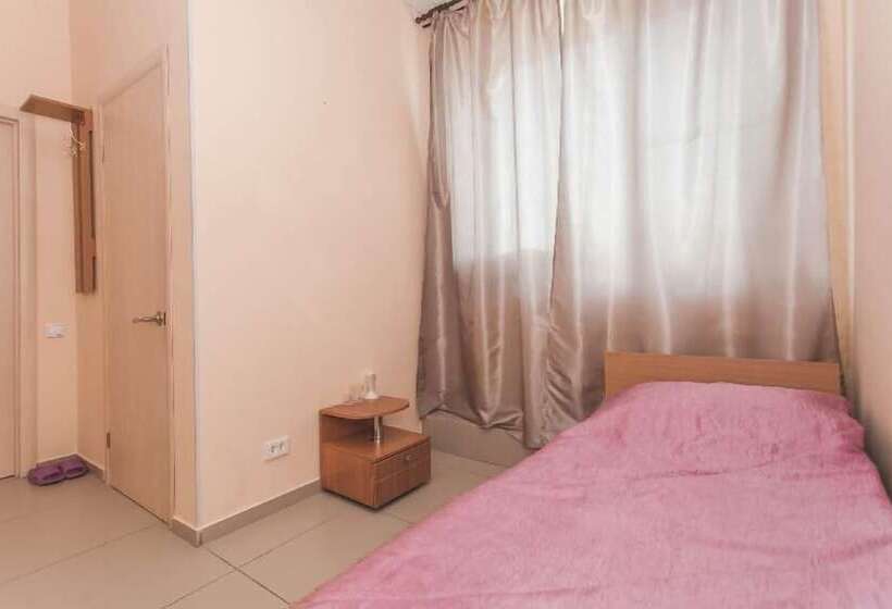 单人经济间, Otel Chaika