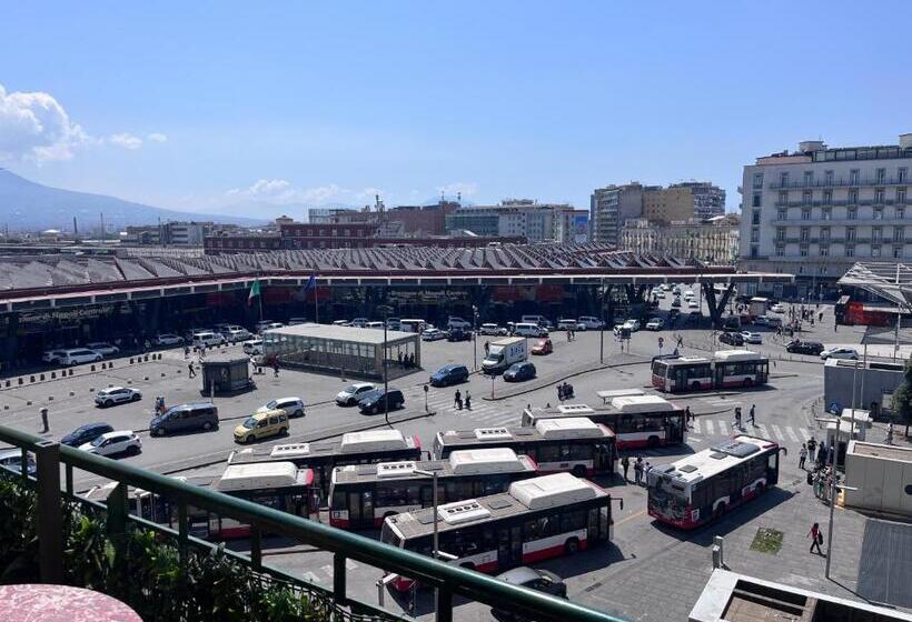 اتاق استاندارد, International Garibaldi