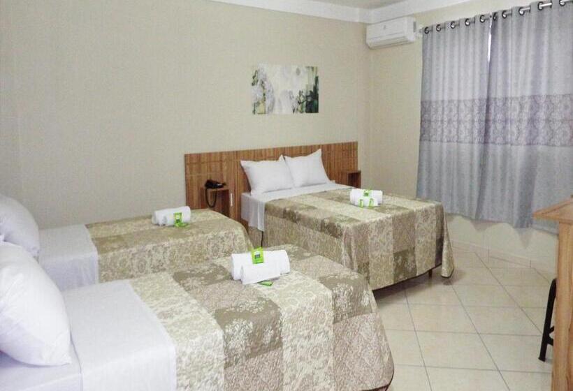 غرفة عائلية, Coral Palace