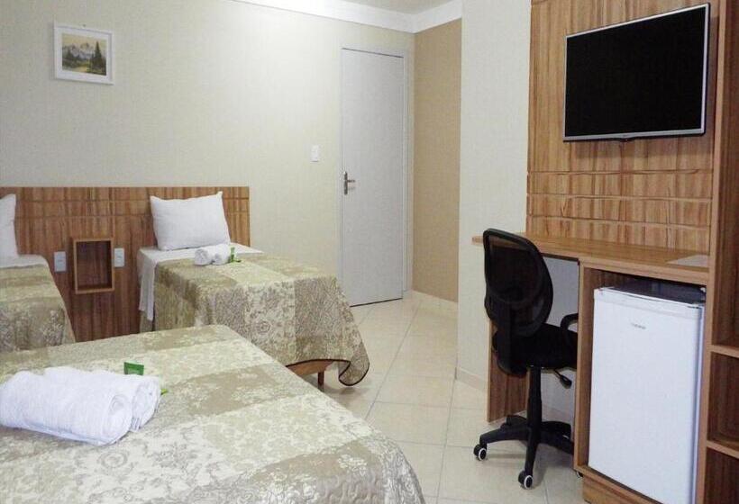 غرفة عائلية, Coral Palace