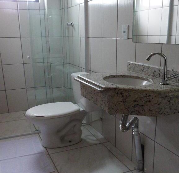 غرفة عائلية, Coral Palace