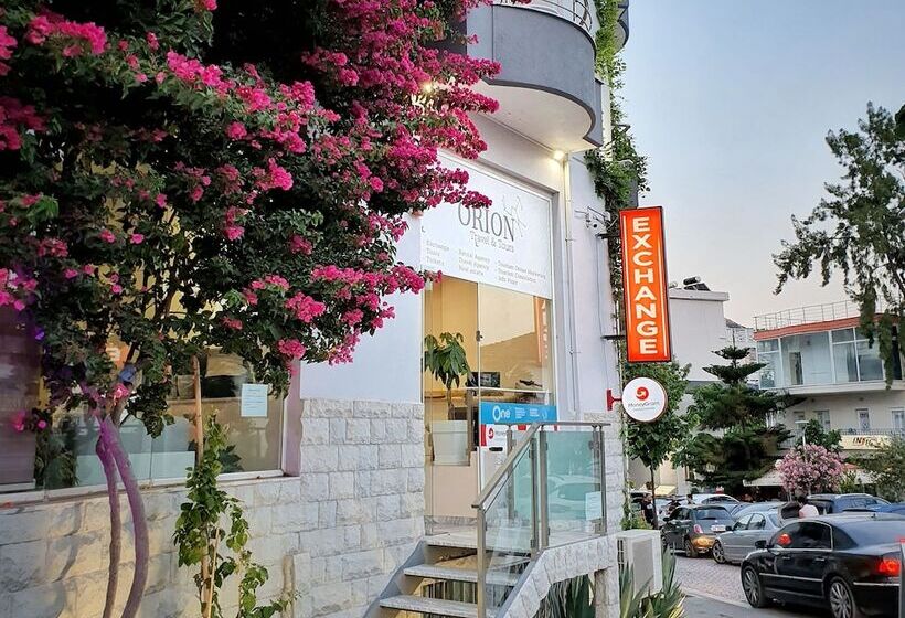 غرفة أساسية, Joan