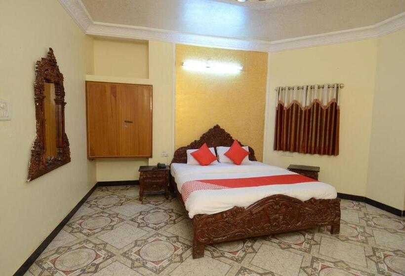 חדר קלאסי לשלושה, Rani Bagh By Oyo Rooms