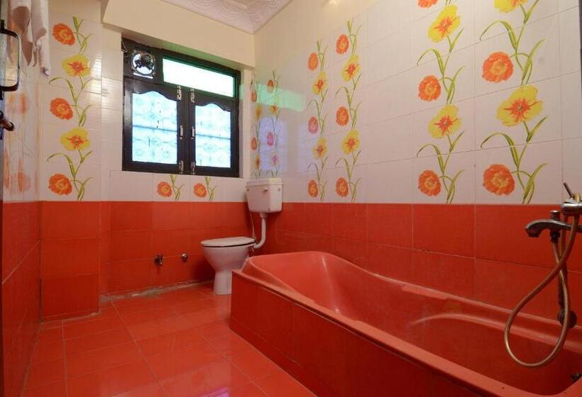 חדר קלאסי לשלושה, Rani Bagh By Oyo Rooms