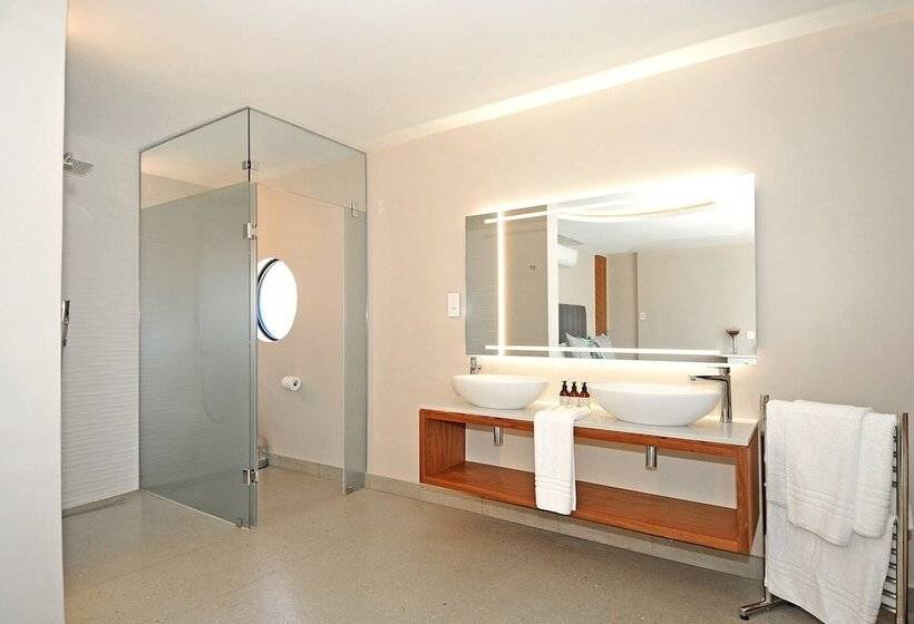 اتاق استاندارد, 7 On Marine